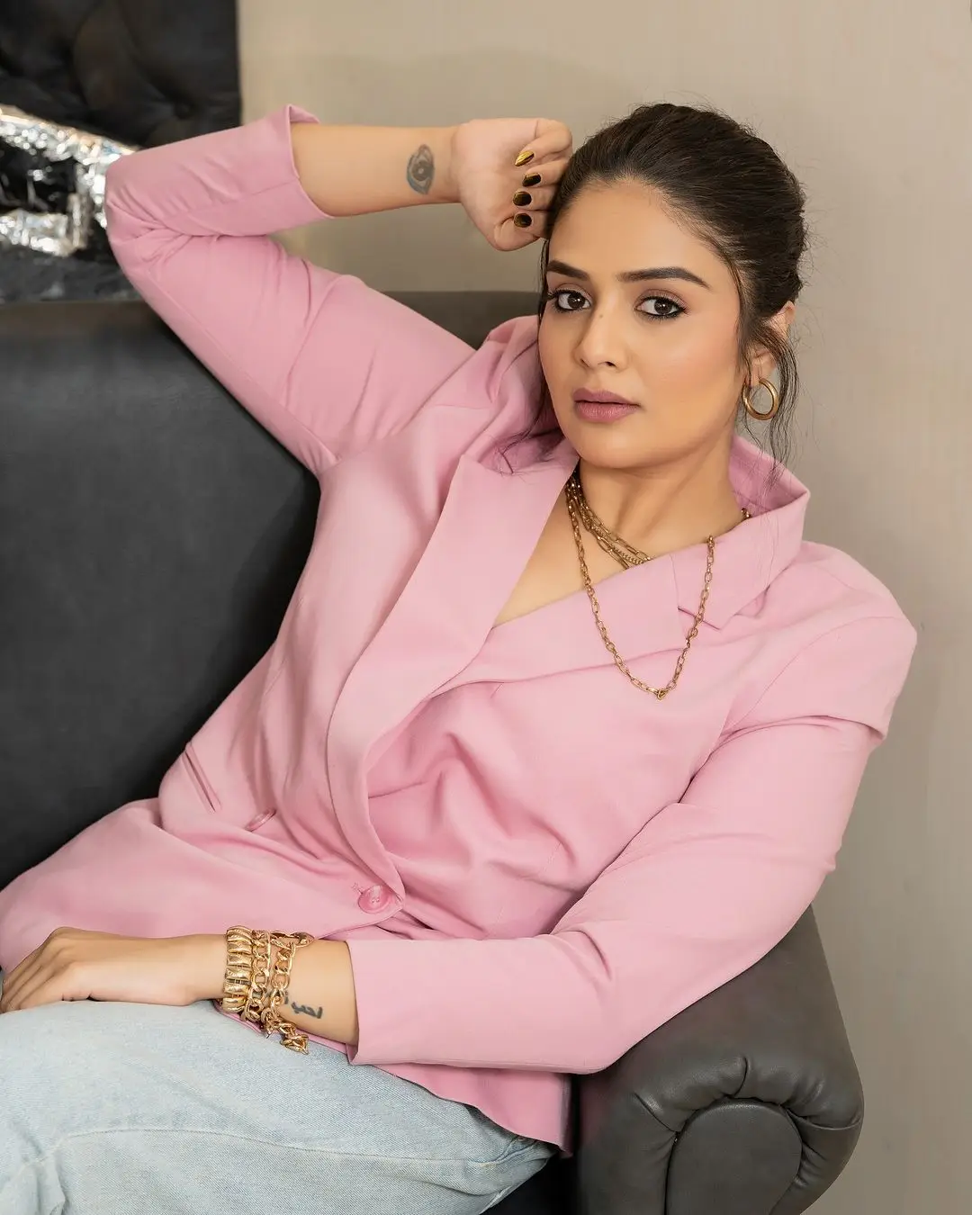 Gemini TV Anchor Sreemukhi Stills In Pink Coat Blue Jeans